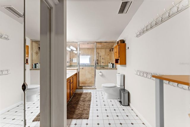 1011 E BROAD STREET, Tampa, FL 33604