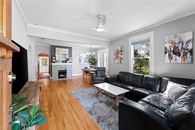 1011 E BROAD STREET, Tampa, FL 33604