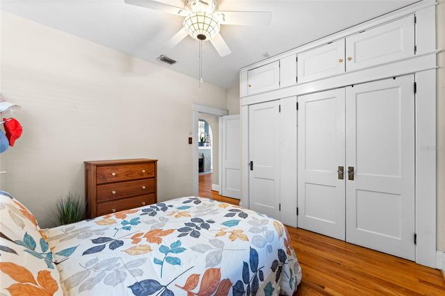 1011 E BROAD STREET, Tampa, FL 33604