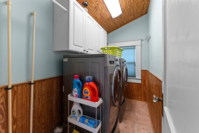 1011 E BROAD STREET, Tampa, FL 33604