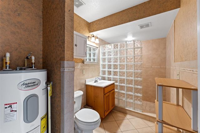 1011 E BROAD STREET, Tampa, FL 33604