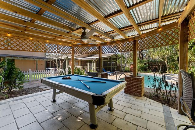 1011 E BROAD STREET, Tampa, FL 33604