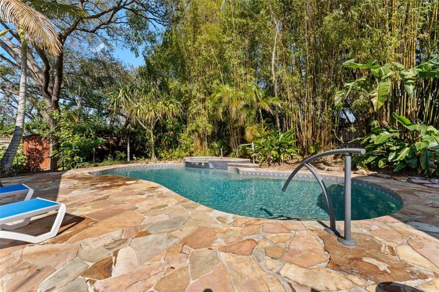 1011 E BROAD STREET, Tampa, FL 33604