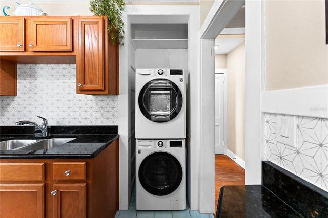 1011 E BROAD STREET, Tampa, FL 33604