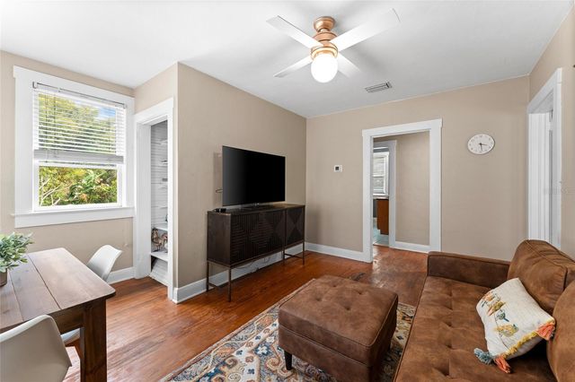 1011 E BROAD STREET, Tampa, FL 33604