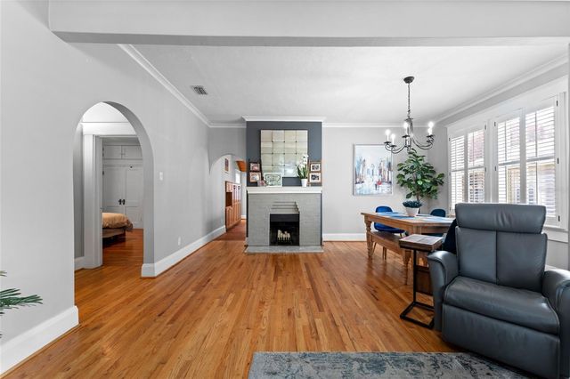 1011 E BROAD STREET, Tampa, FL 33604