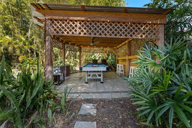 1011 E BROAD STREET, Tampa, FL 33604