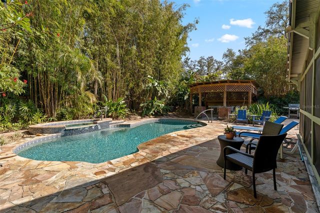 1011 E BROAD STREET, Tampa, FL 33604