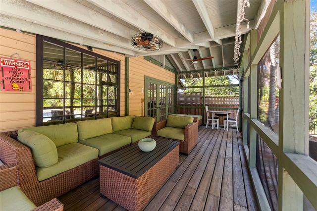 1011 E BROAD STREET, Tampa, FL 33604