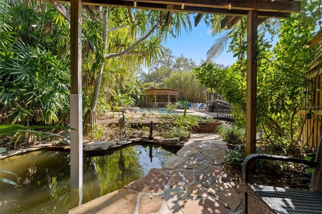 1011 E BROAD STREET, Tampa, FL 33604