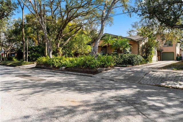 1011 E BROAD STREET, Tampa, FL 33604