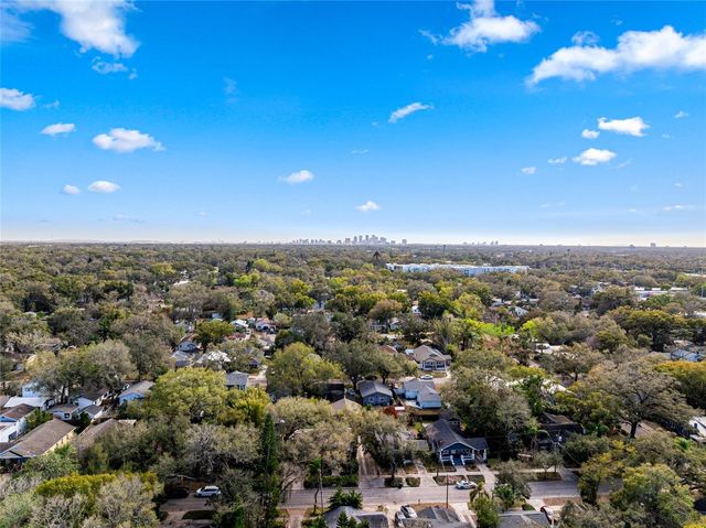 1011 E BROAD STREET, Tampa, FL 33604