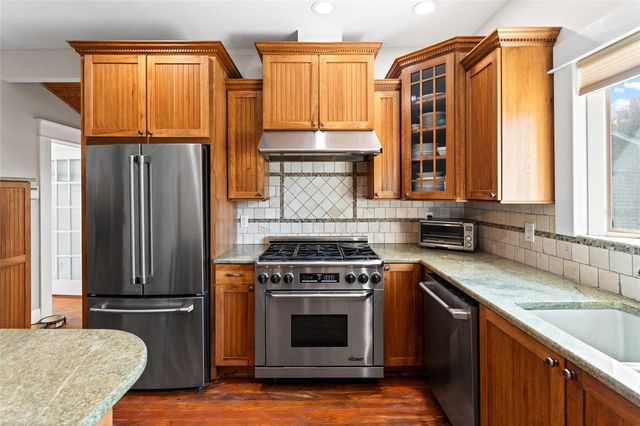 1011 E BROAD STREET, Tampa, FL 33604