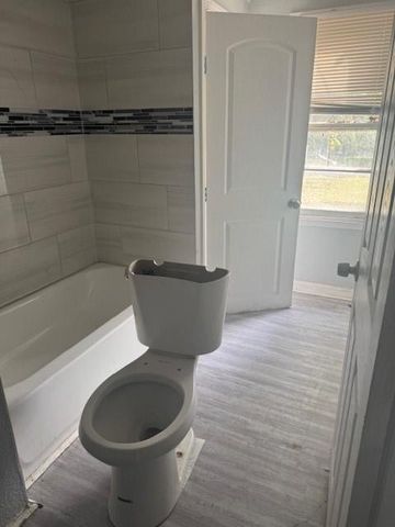 1340 S EMERY Avenue, Independence, MO 64055