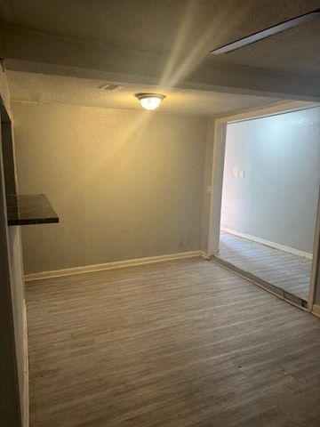 1340 S EMERY Avenue, Independence, MO 64055