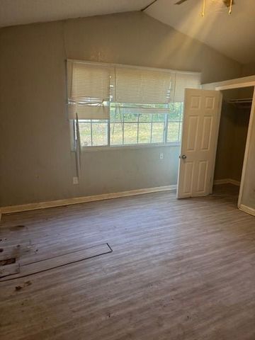 1340 S EMERY Avenue, Independence, MO 64055