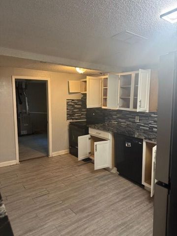 1340 S EMERY Avenue, Independence, MO 64055