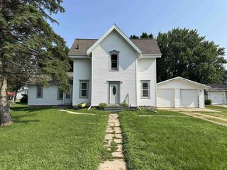 401 W Daley Street, Spring Green, WI 53588