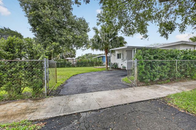 4219 W Park Road, Hollywood, FL 33021