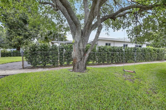 4219 W Park Road, Hollywood, FL 33021