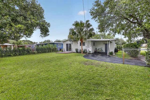 4219 W Park Road, Hollywood, FL 33021