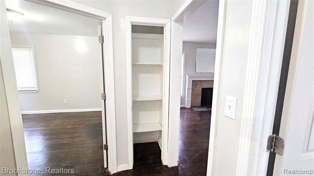 5205 Cadieux Road, Detroit, MI 48224