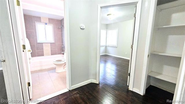 5205 Cadieux Road, Detroit, MI 48224