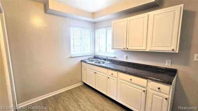 5205 Cadieux Road, Detroit, MI 48224