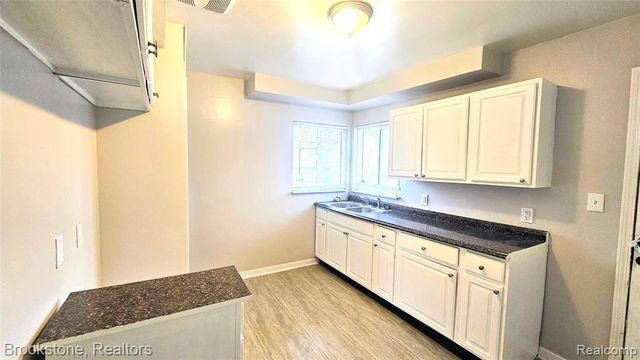 5205 Cadieux Road, Detroit, MI 48224