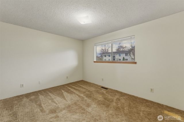 305 NE A Street, College Place, WA 99324