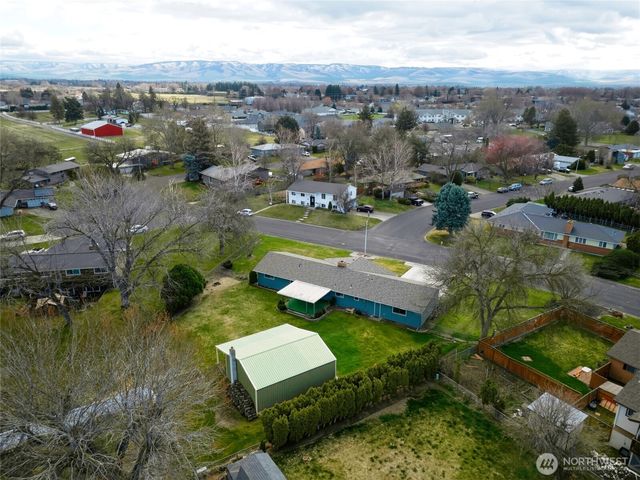 305 NE A Street, College Place, WA 99324