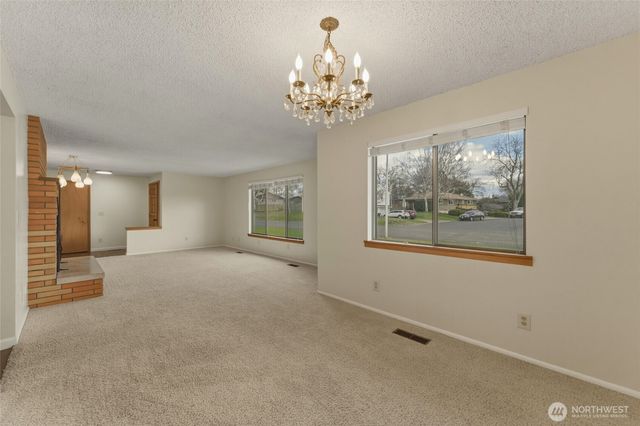 305 NE A Street, College Place, WA 99324