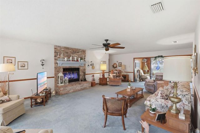 831 FREEMANS FARM ROAD, Deland, FL 32720