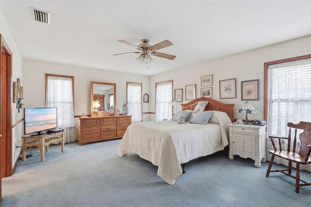 Image 17 of property listing at 831 FREEMANS FARM ROAD, Deland, FL 32720