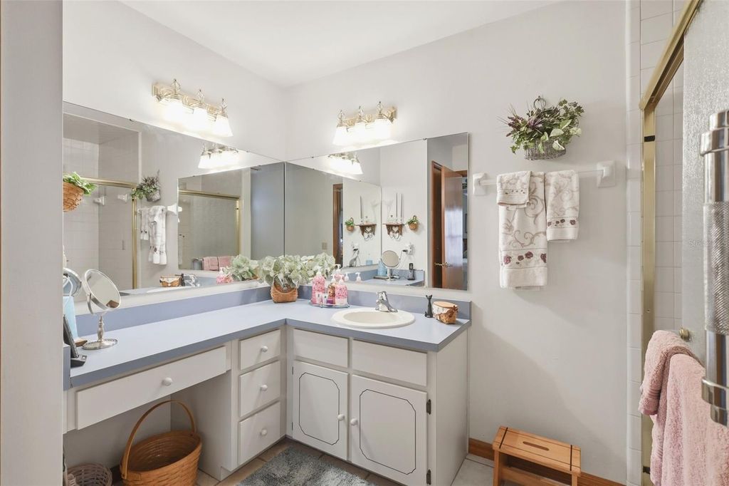 Image 19 of property listing at 831 FREEMANS FARM ROAD, Deland, FL 32720