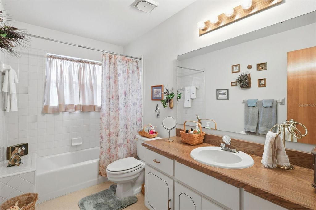 Image 21 of property listing at 831 FREEMANS FARM ROAD, Deland, FL 32720