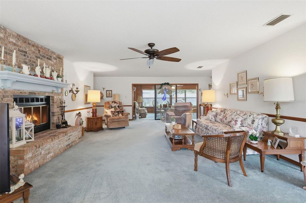 Image 5 of property listing at 831 FREEMANS FARM ROAD, Deland, FL 32720