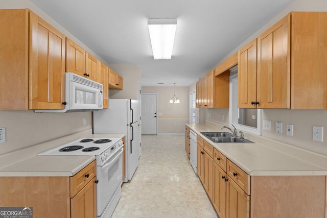 226 Plantation Walk, Carrollton, GA 30117