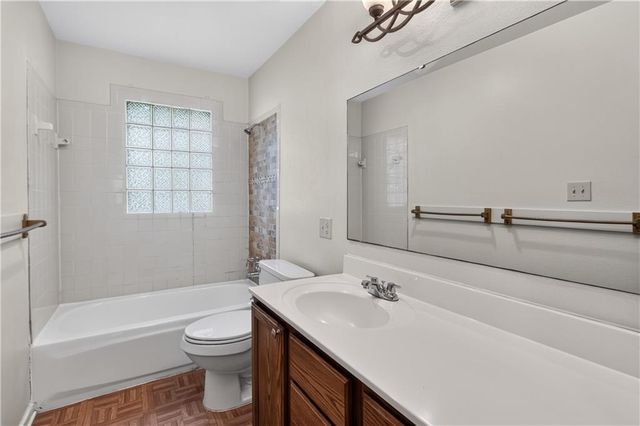 10324 Oakland Avenue, Kansas City, MO 64134