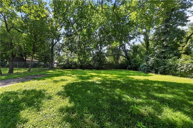 10324 Oakland Avenue, Kansas City, MO 64134
