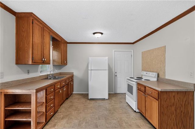 10324 Oakland Avenue, Kansas City, MO 64134