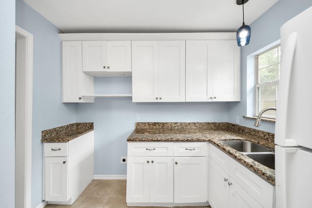 3511 Palm Avenue, Texas City, TX 77590