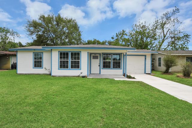 3511 Palm Avenue, Texas City, TX 77590