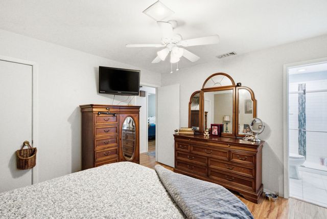 135 Indian Mountain Court, Granbury, TX 76048