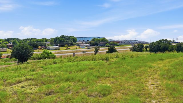 135 Indian Mountain Court, Granbury, TX 76048