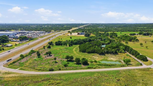 135 Indian Mountain Court, Granbury, TX 76048