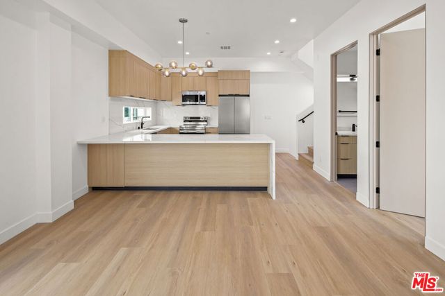 11012 Hortense Street A, North Hollywood, CA 91602