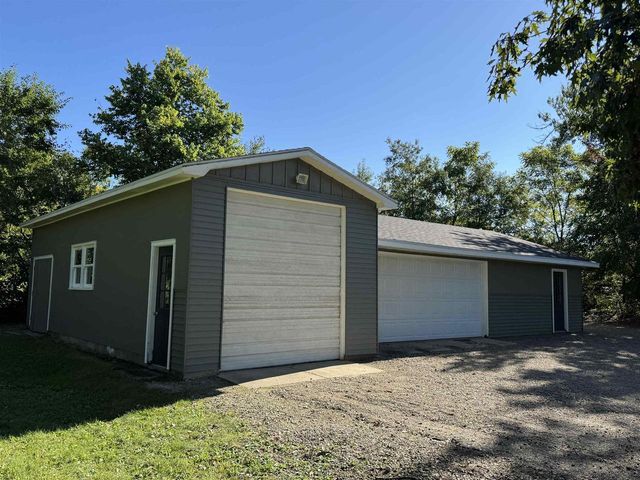 7130 N US Hwy 51, Janesville, WI 53545