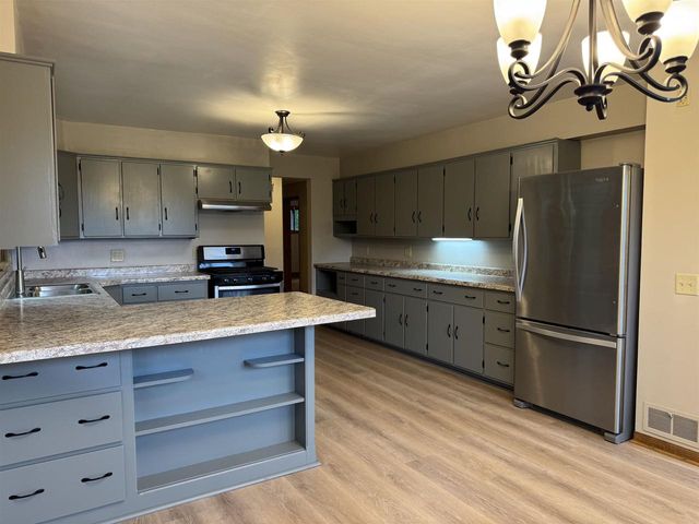 7130 N US Hwy 51, Janesville, WI 53545