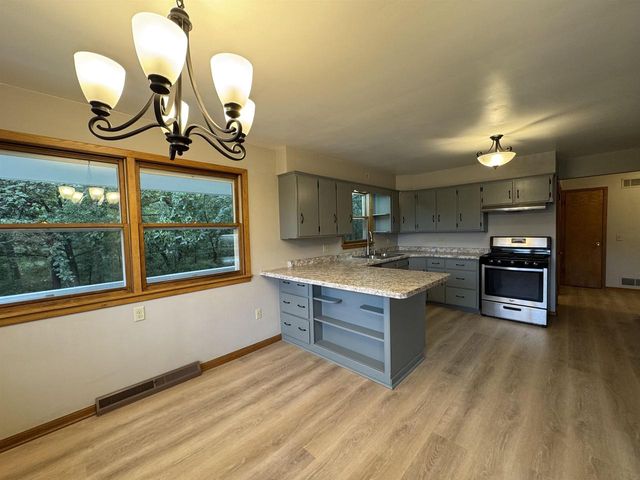 7130 N US Hwy 51, Janesville, WI 53545